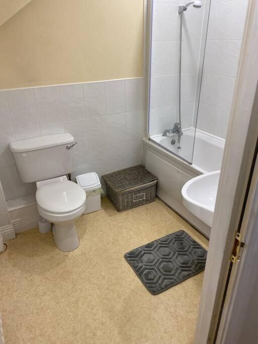 2 Bed Cosy Apartment In Heart Of Mullingar. Esterno foto